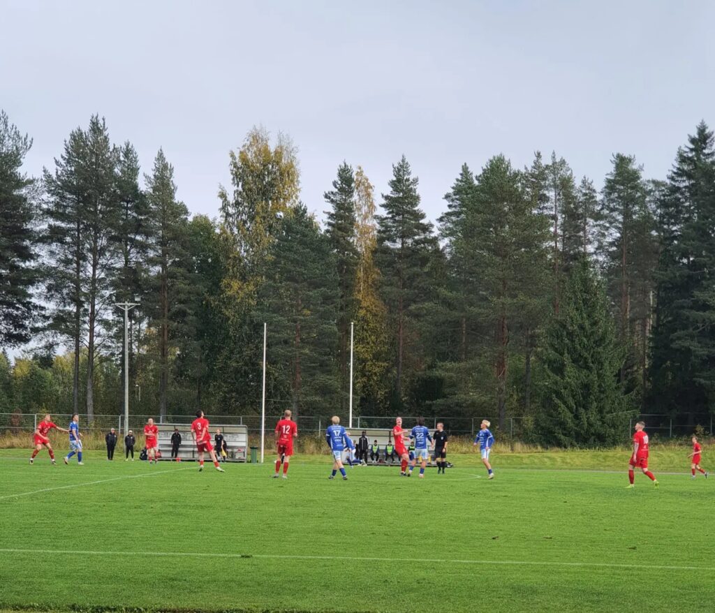 Kolmosen ottelu MP/2 vastaan MiPK Rantakukän nurmikentällä. MiKP voitti ottelun 1-4.