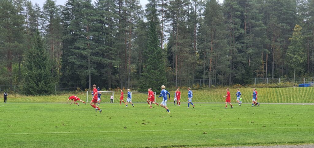 Kolmosen ottelu MP/2 vastaan MiPK Rantakukän nurmikentällä. MiKP voitti ottelun 1-4.